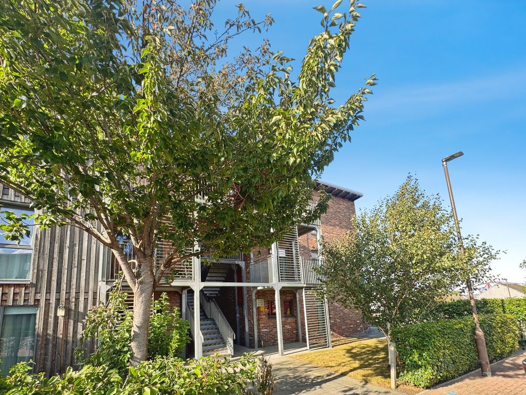 Property photo 1 of 3