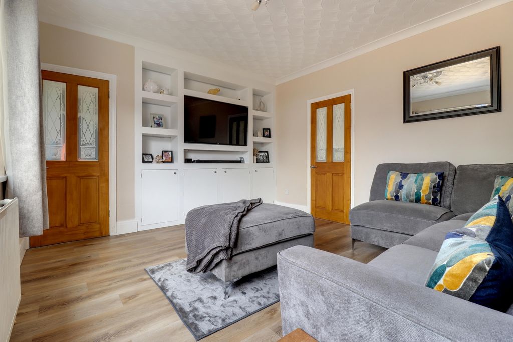 Property photo 3 of 24 3- Rob Hammond Ewemove Pontefract