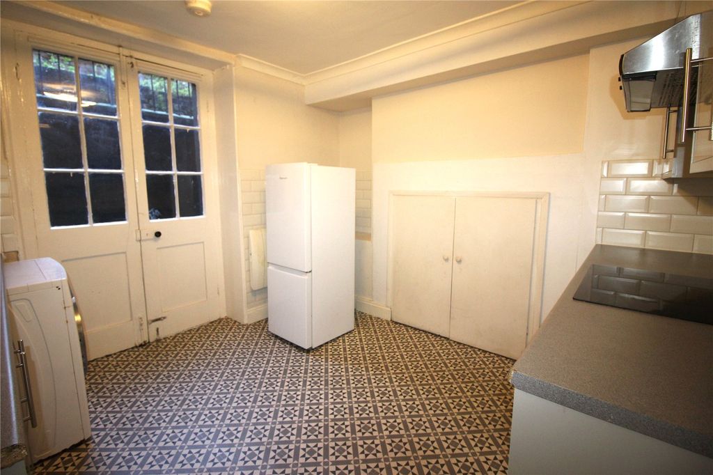 Property photo 3 of 11 Picture No. 13