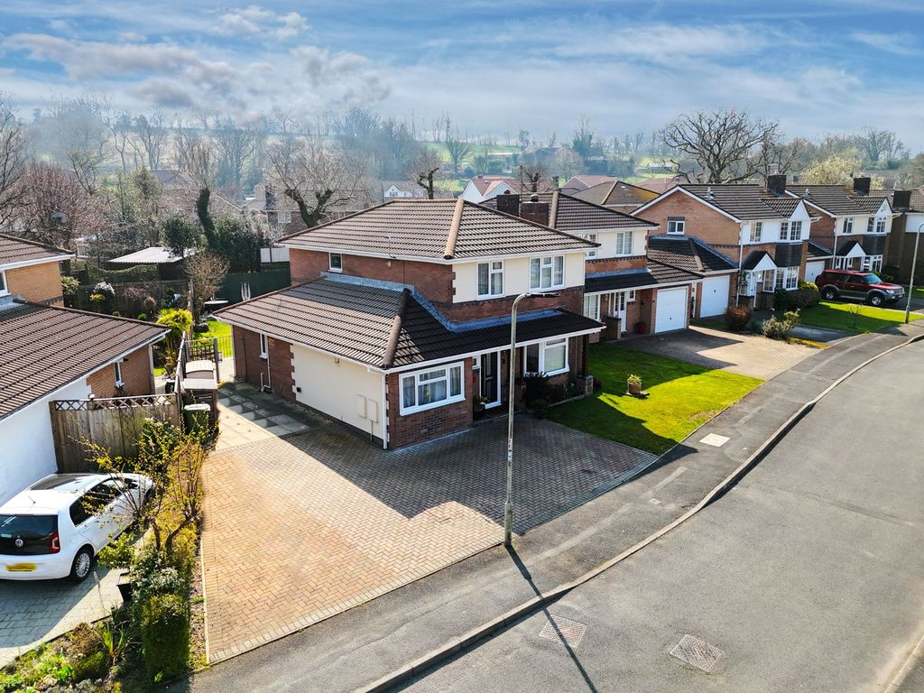 Property photo 1 of 32 Ca5110Eb-c045-4600-90d7-Af32193c39d4.Jpeg