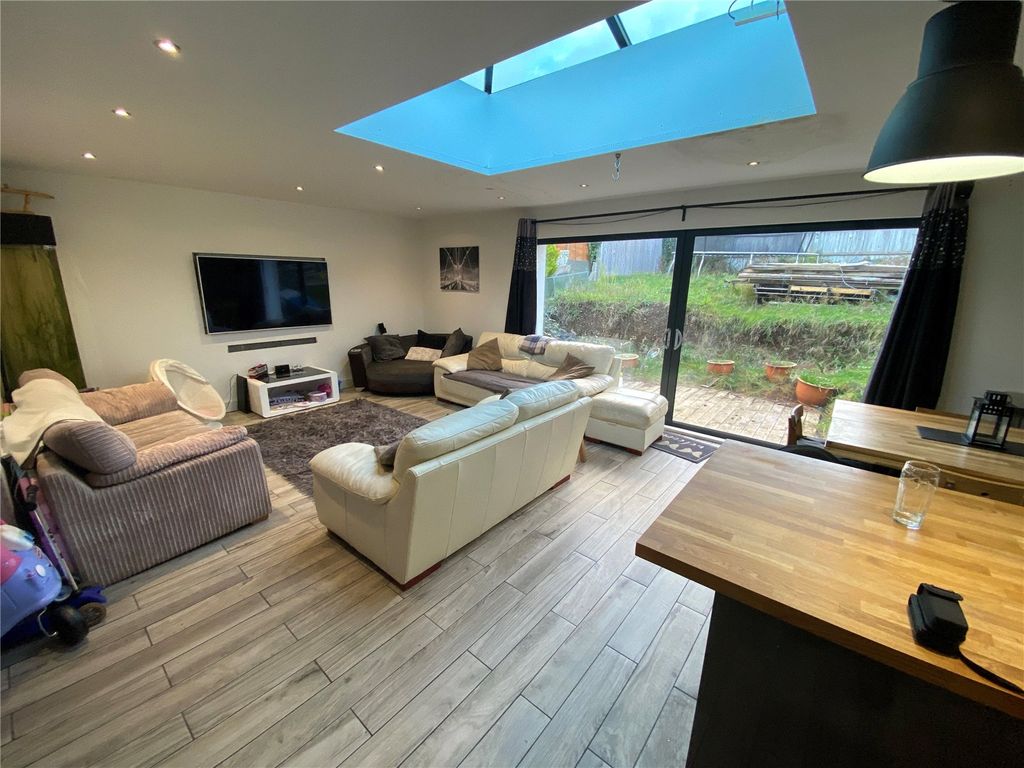 Property photo 2 of 18 Picture No. 05
