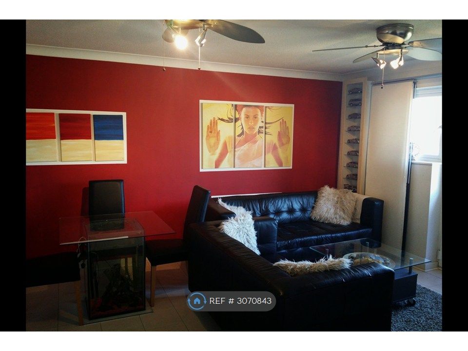 Property photo 1 of 14 Living Room
