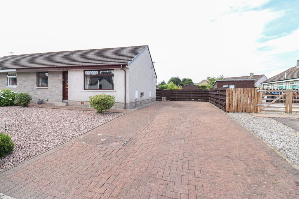 Property photo 2 of 20
