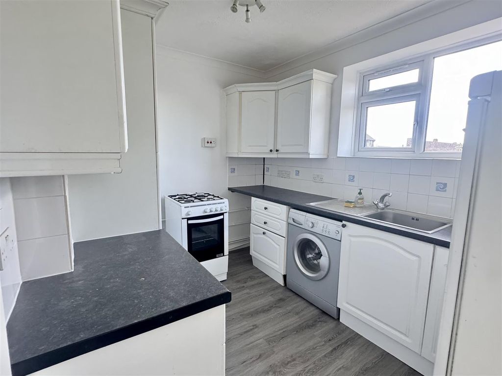 Property photo 3 of 4 Kitchen