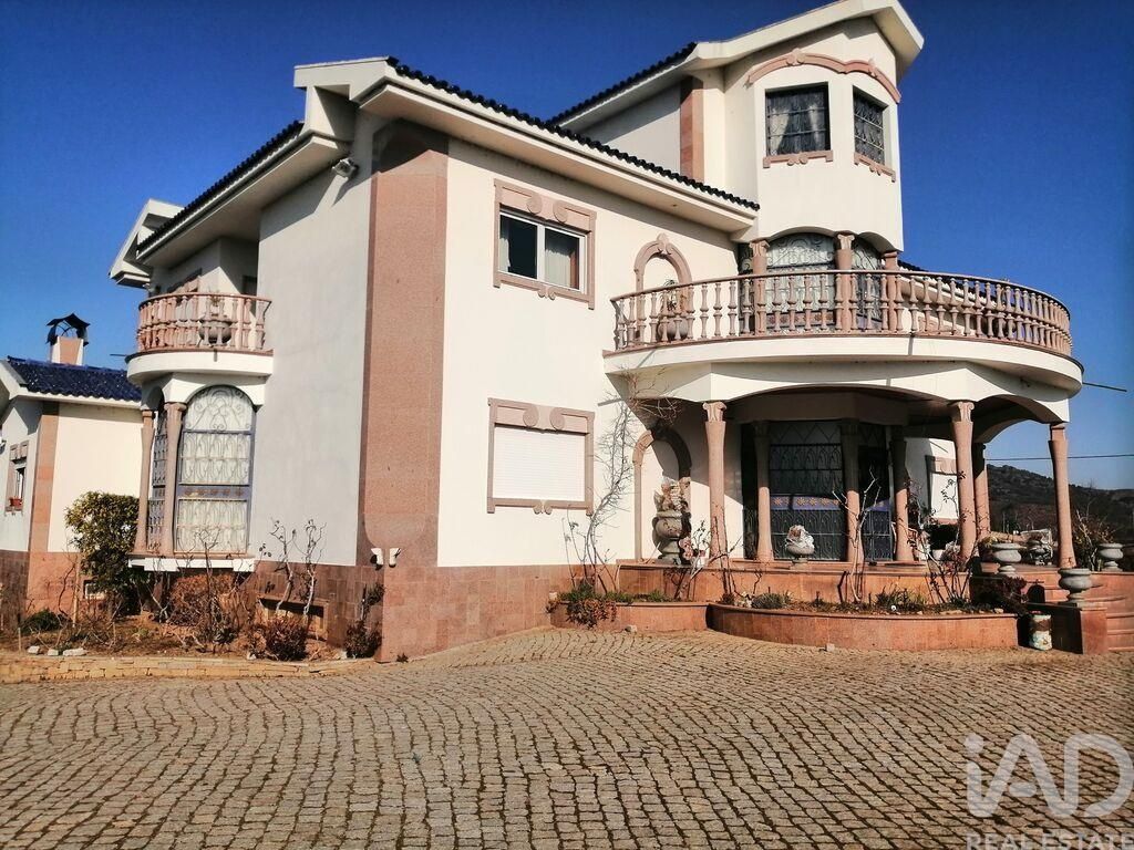 Property photo 3 of 23