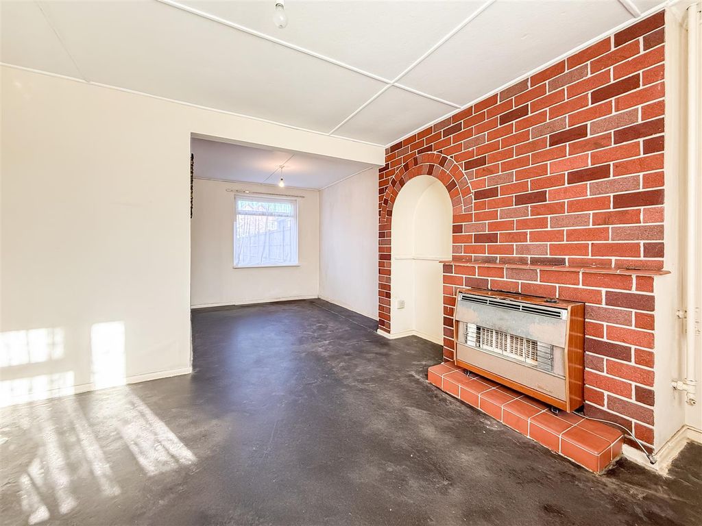 Property photo 3 of 10 Lounge