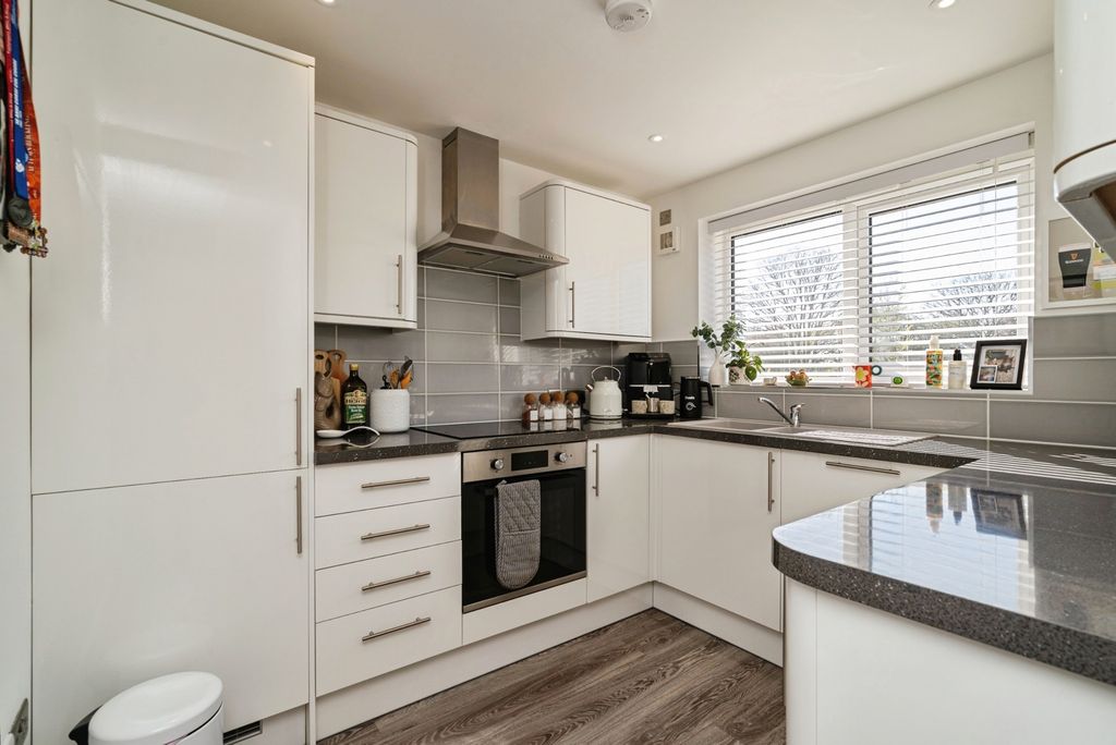 Property photo 3 of 16 Pbox-Img.Jpg