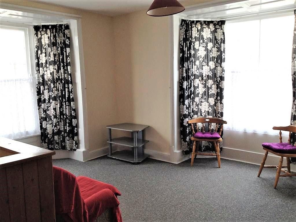 Property photo 2 of 3 Lounge