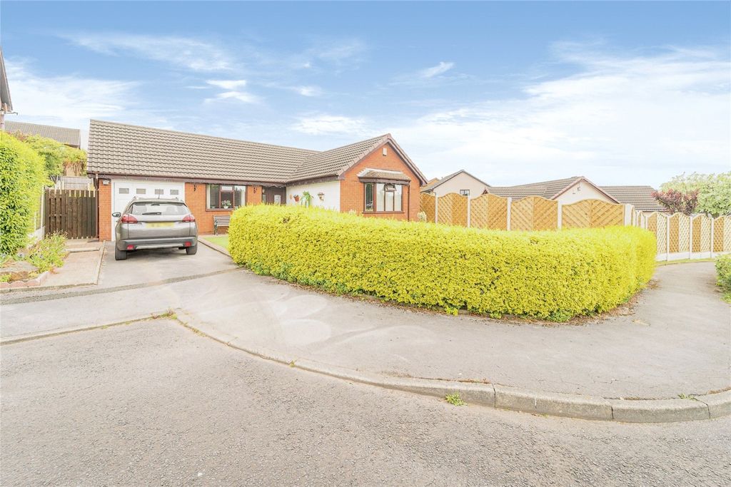 Property photo 1 of 15 External