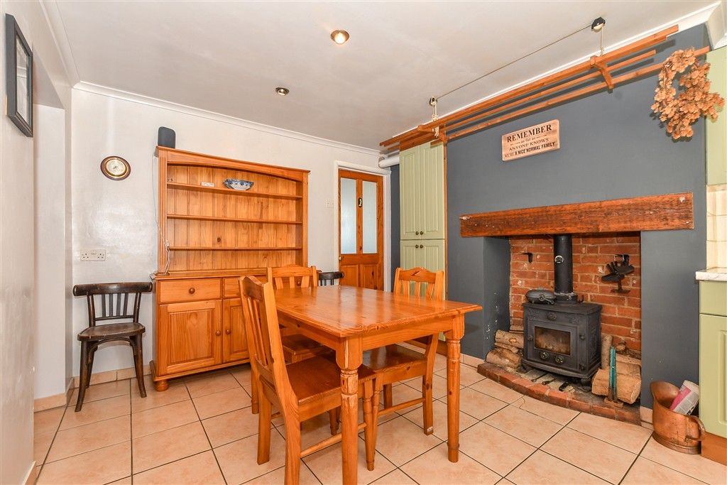 Property photo 3 of 17 Kitchen