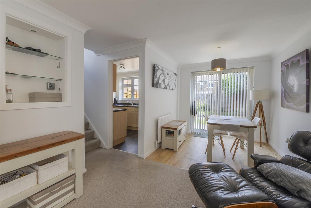 Property photo 2 of 11 03.