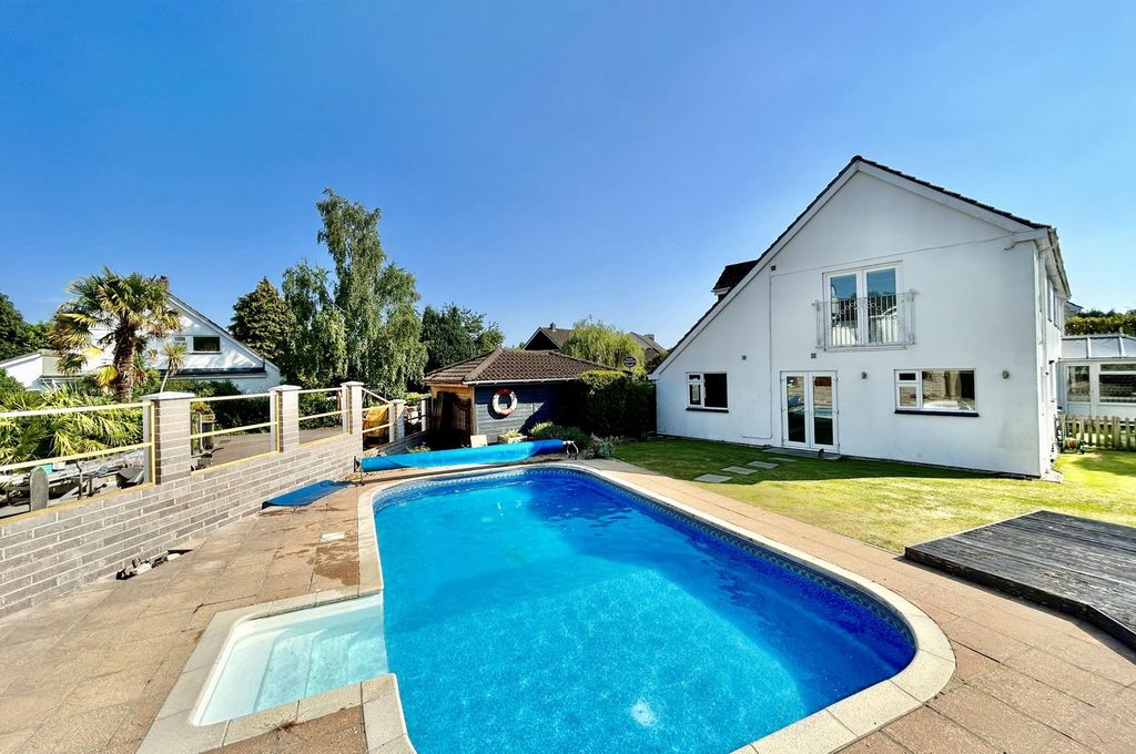 Property photo 3 of 20