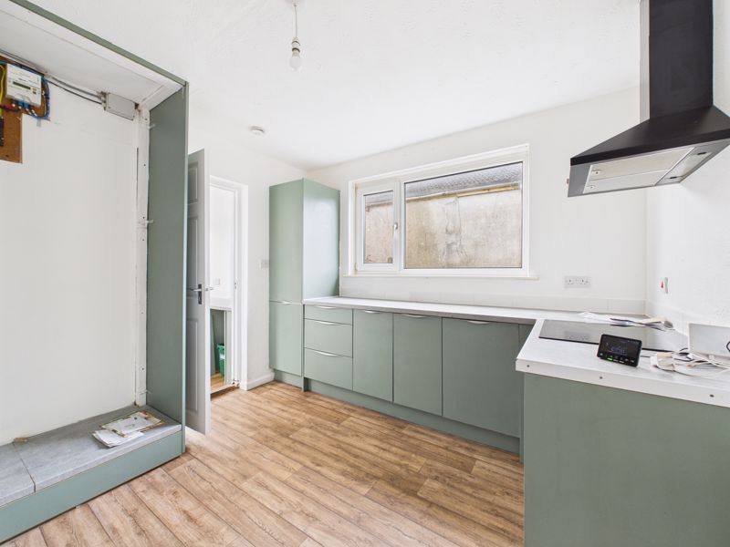 Property photo 2 of 9 Kitchen