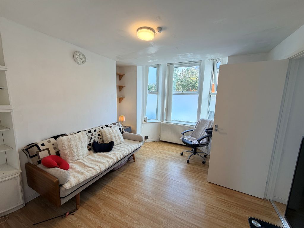 Property photo 3 of 8