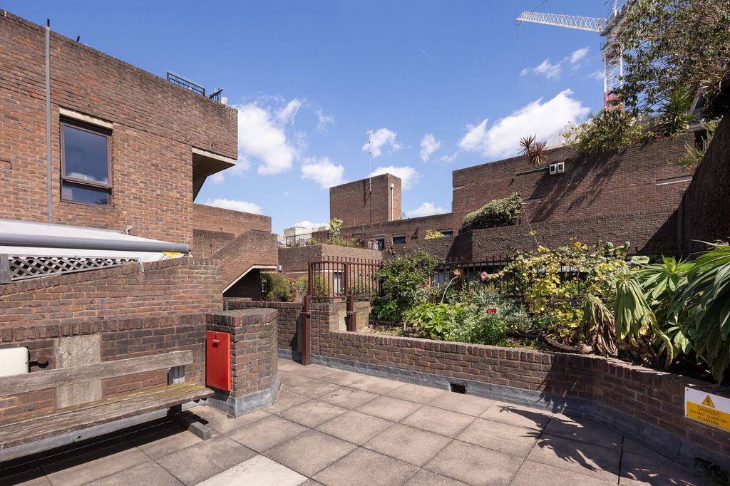 Property photo 3 of 10 Communal Patio