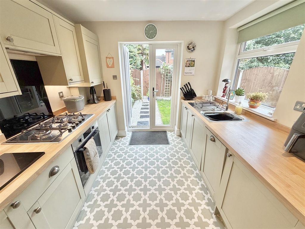 Property photo 3 of 30 Kitchen