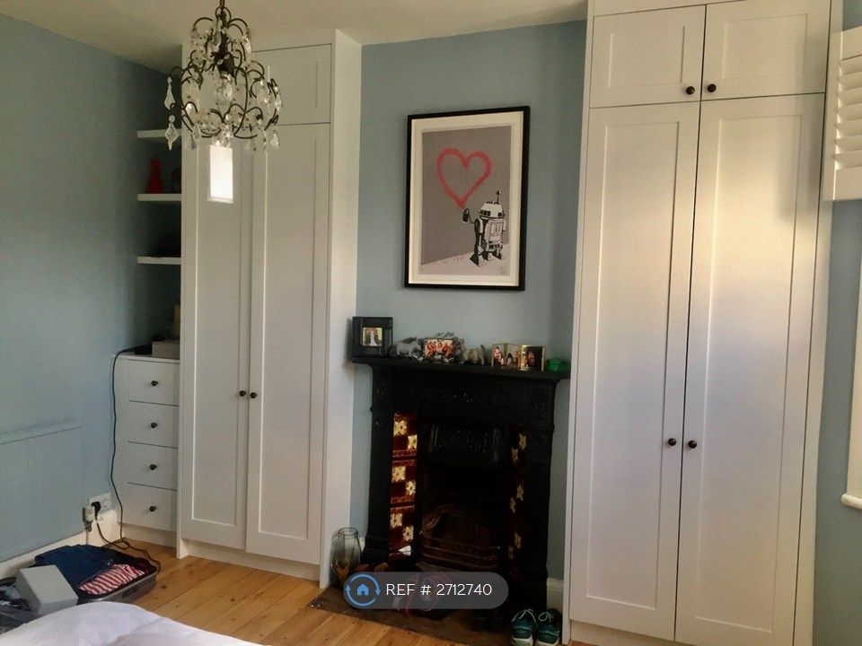 Property photo 2 of 22 Master Bedroom Built In Wardrobes