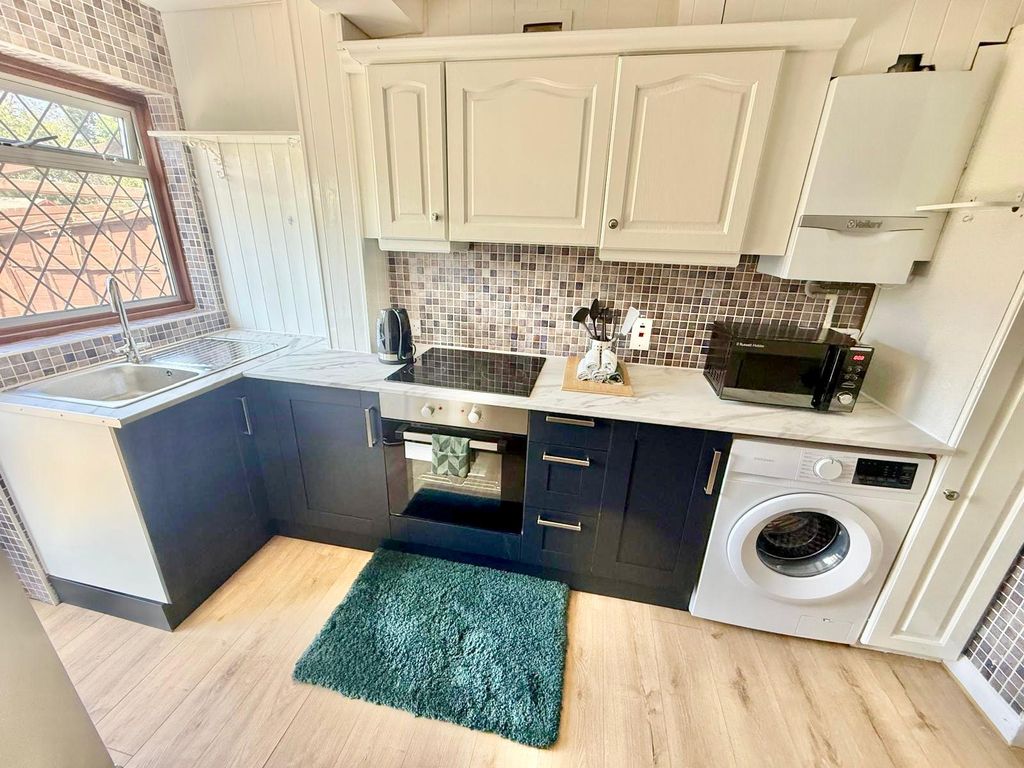 Property photo 1 of 12 Spacious Rooms Available Now In Ub5 – All Bills Included