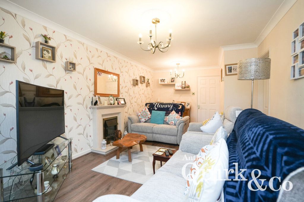 Property photo 3 of 14