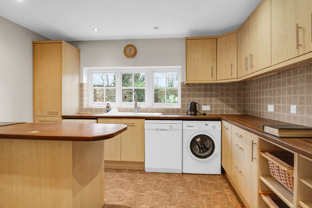 Property photo 2 of 21 Kitchen