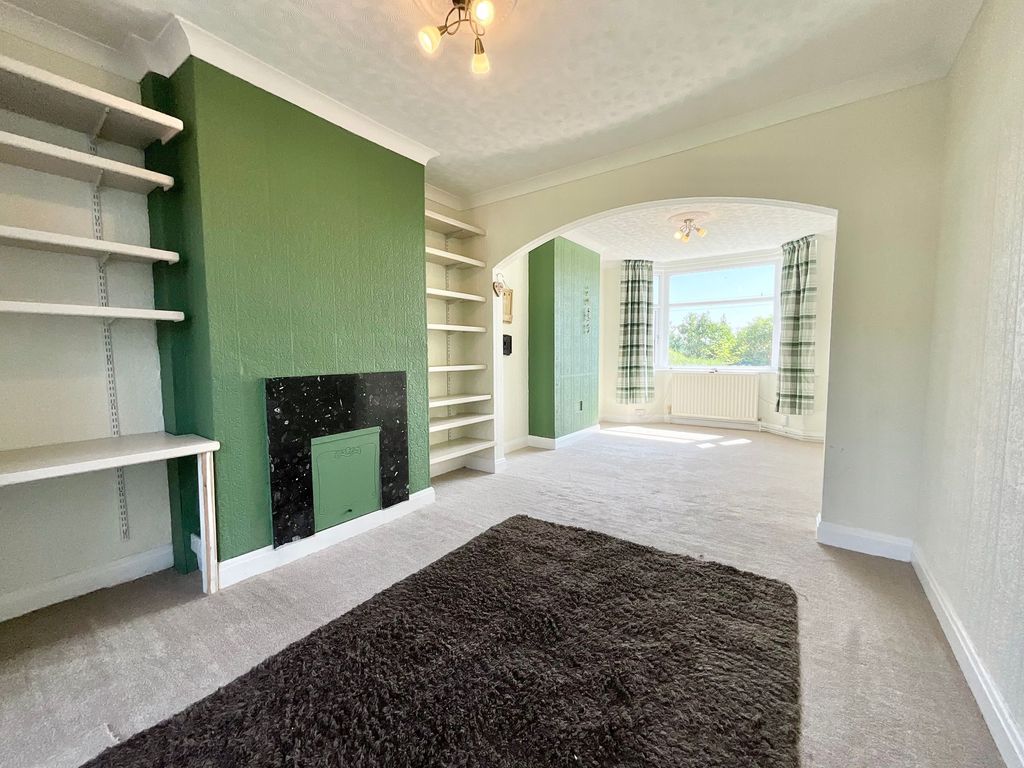 Property photo 3 of 34