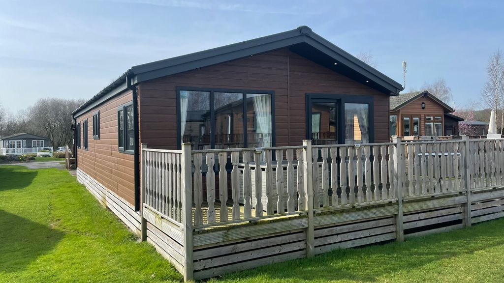 Property photo 2 of 22