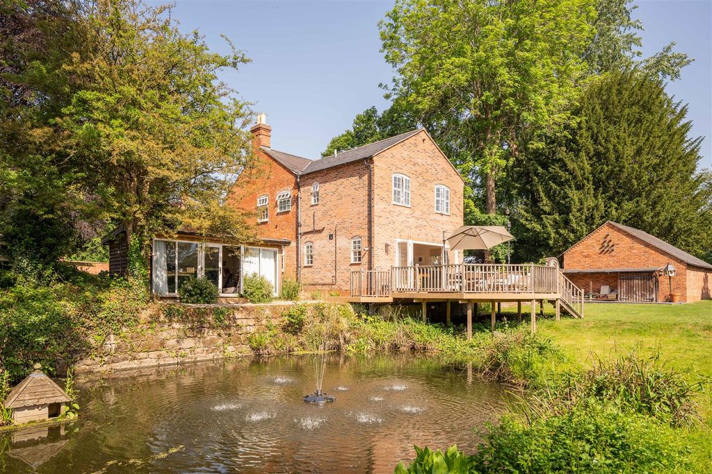 Property photo 2 of 50 Mill House - Creative House Studio-00354.Jpg