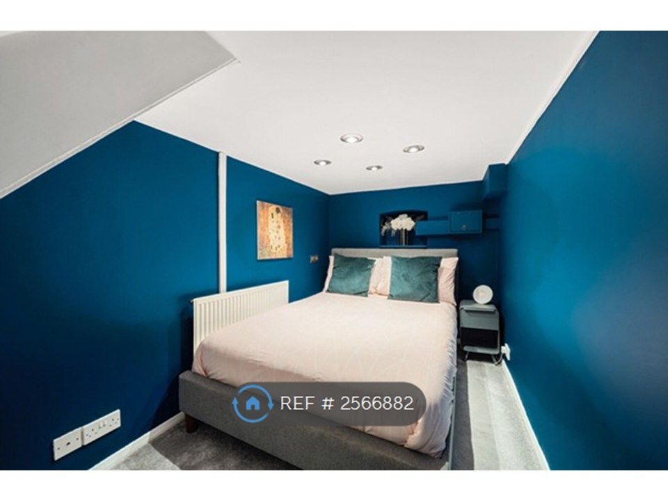 Property photo 3 of 11 Bedroom Sleeping Area