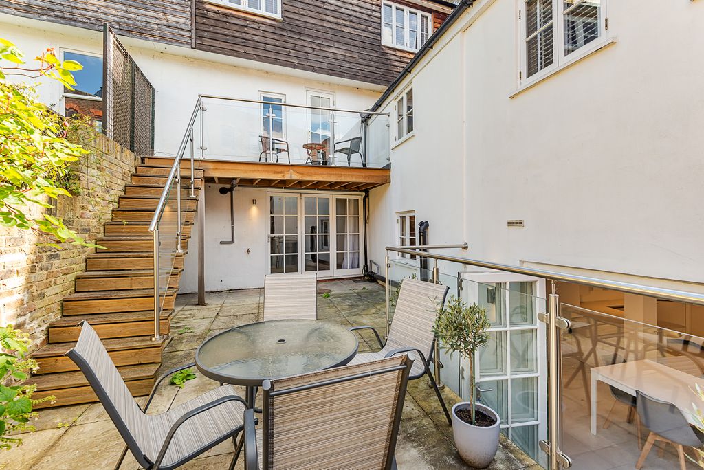 Property photo 3 of 18