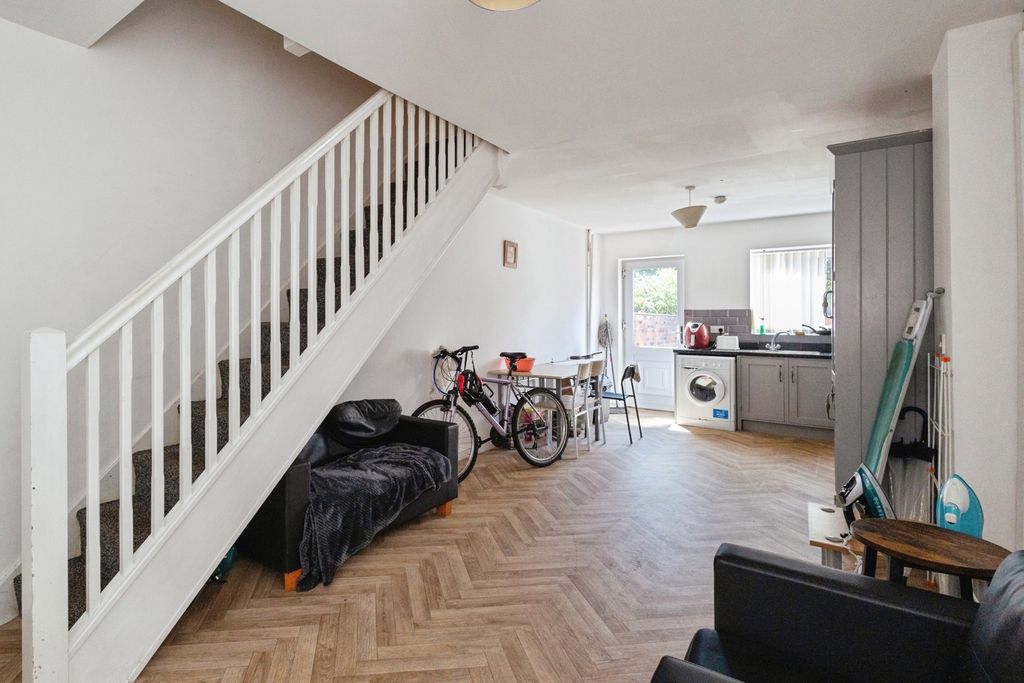 Property photo 3 of 21 Pbox-Img.Jpg