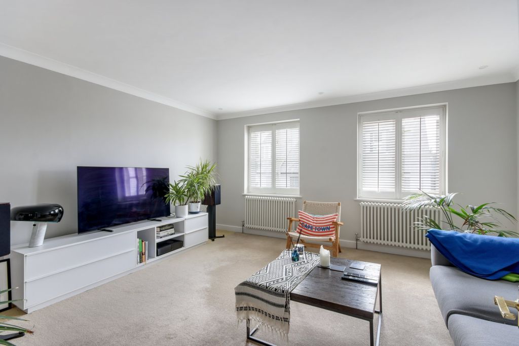 Property photo 3 of 9 Sitting Room