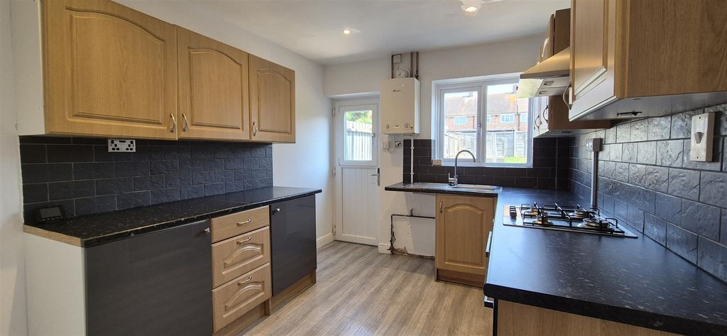 Property photo 2 of 11 Kitchen.Jpg