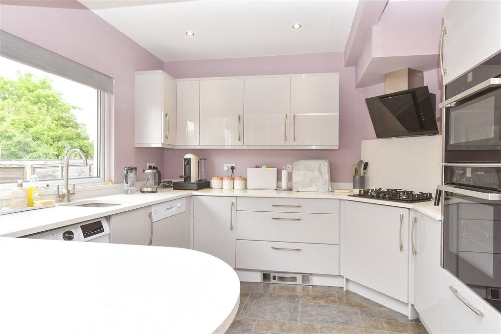 Property photo 2 of 16 Kitchen