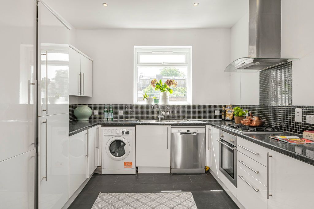 Property photo 3 of 22 Kitchen