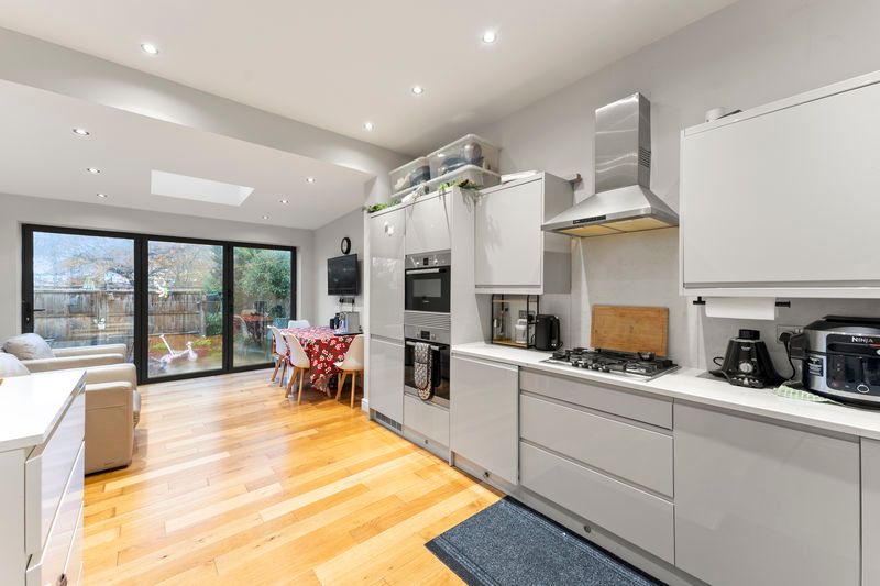 Property photo 2 of 14 Photo 5