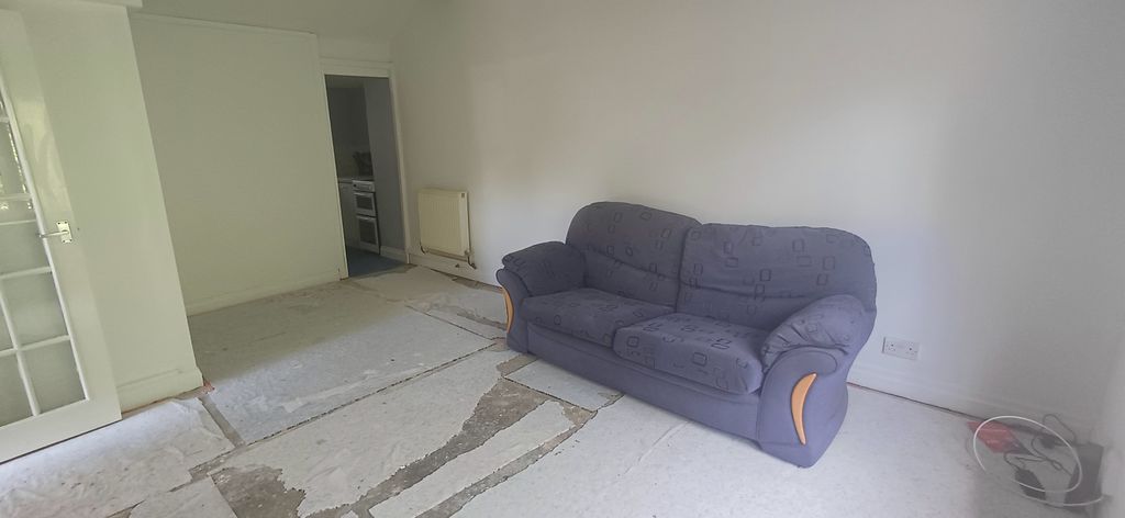 Property photo 2 of 13 1000073042