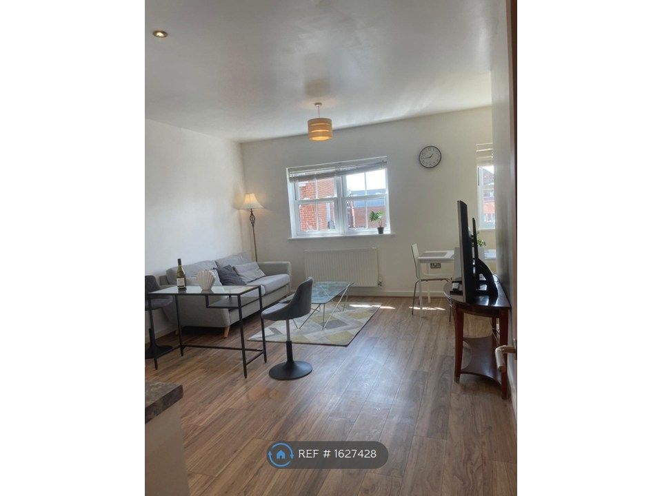 Property photo 2 of 16 Living Room