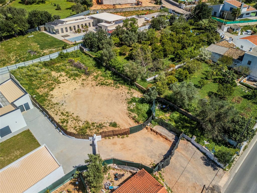 Property photo 3 of 15 Picture No. 02