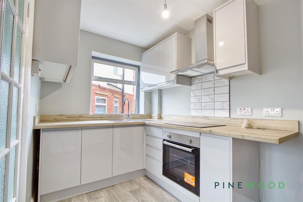 Property photo 2 of 17 Kitchen