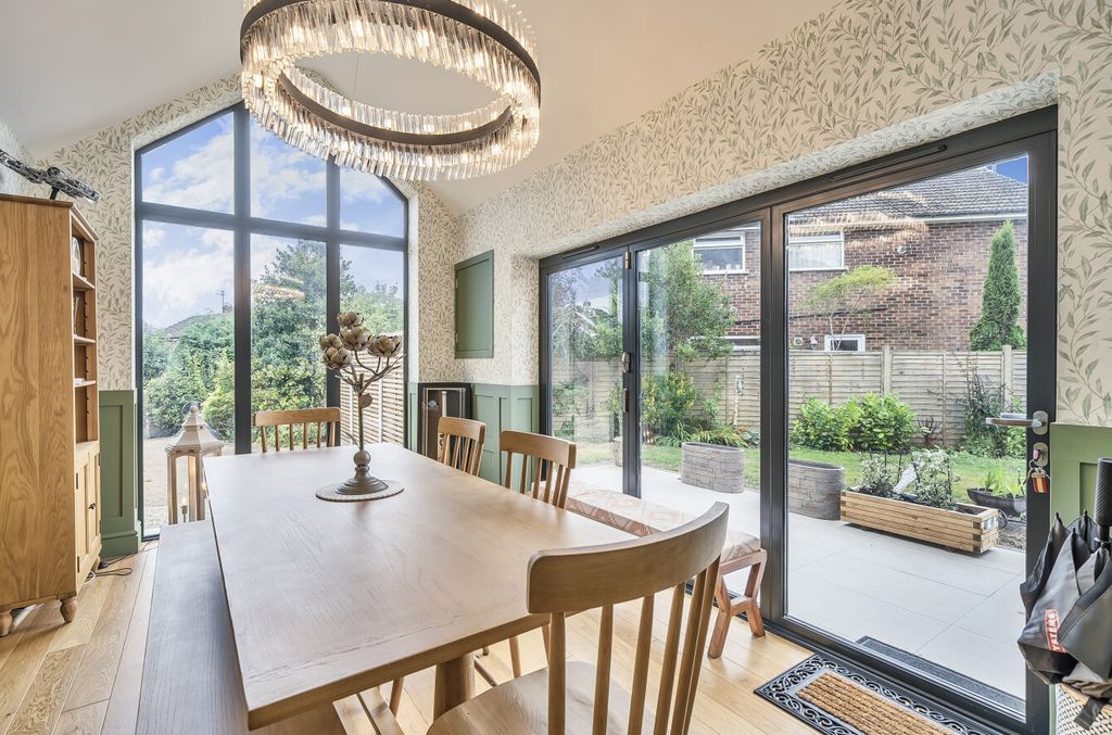 Property photo 1 of 14 1341186268A3563Ed73A9