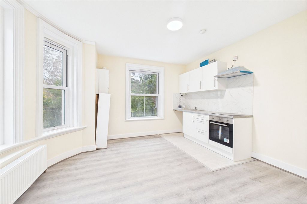 Property photo 3 of 8 Picture No. 05