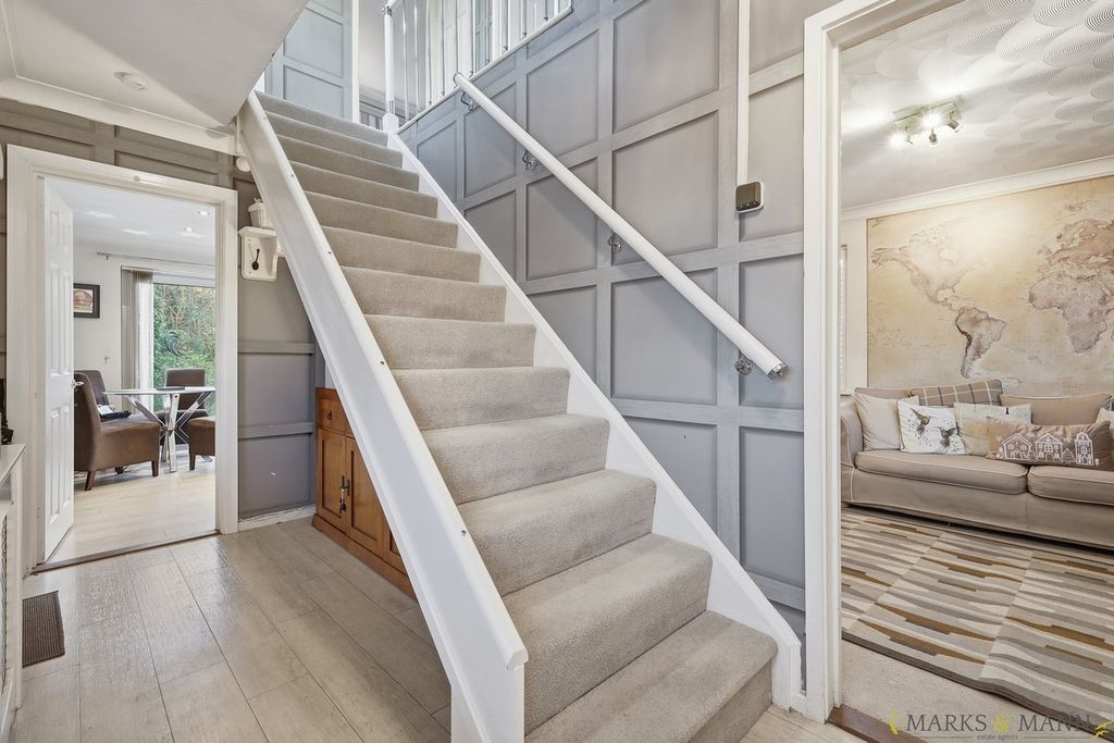 Property photo 2 of 29