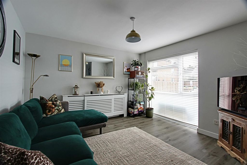 Property photo 2 of 14 Img_2665-Img_2667.Jpg