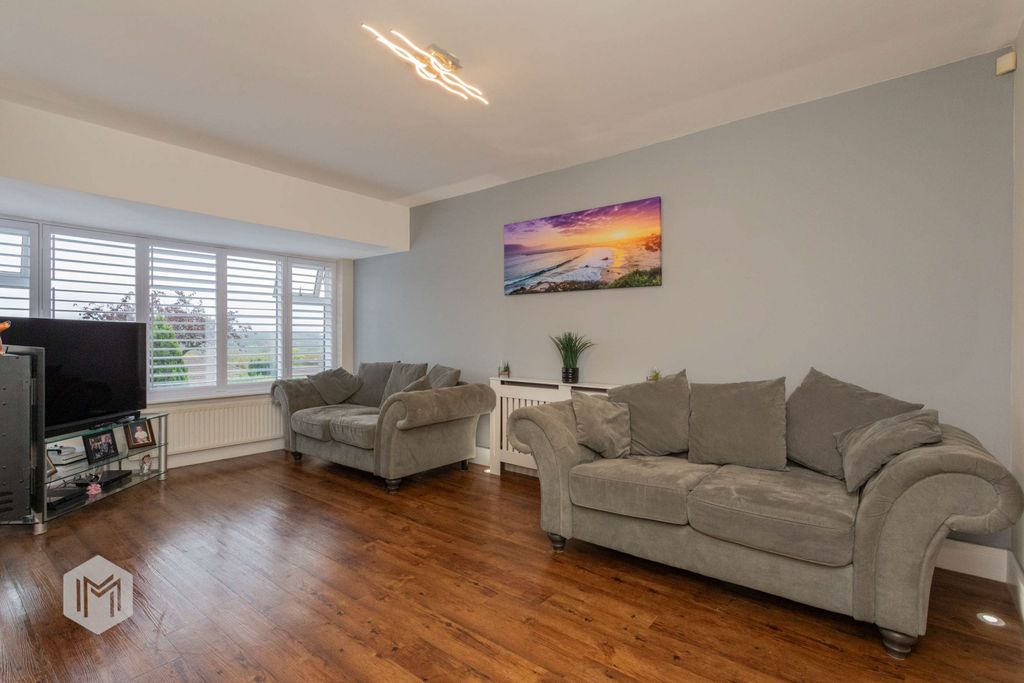 Property photo 2 of 37 Picture No. 47