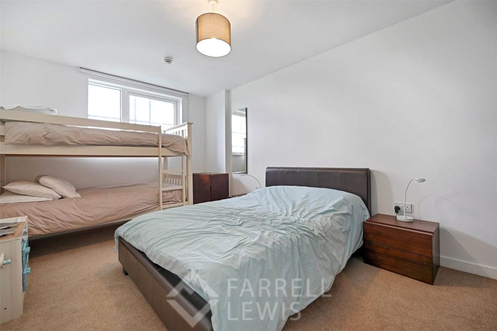 Property photo 2 of 11 Photo