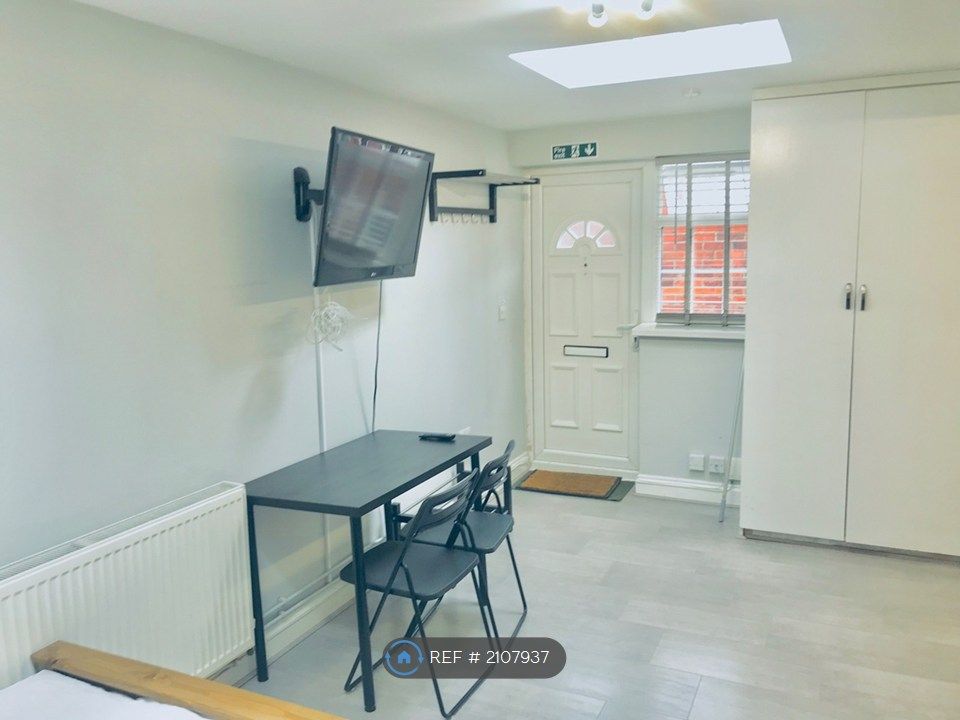 Property photo 3 of 6