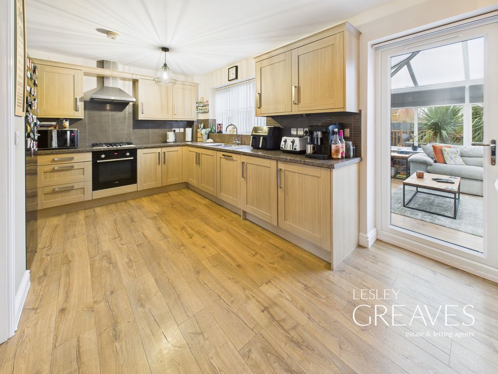 Property photo 2 of 22 Kitchen/Diner