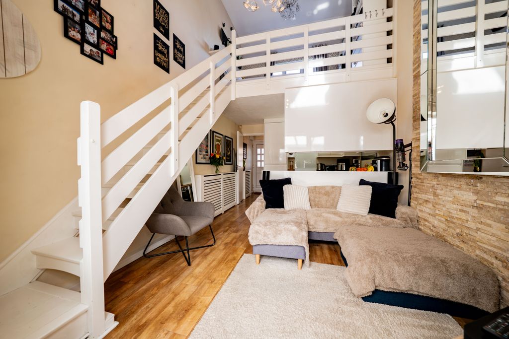 Property photo 2 of 17 Dsc01346