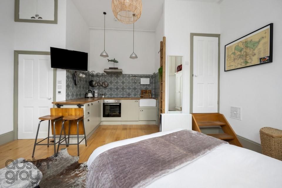 Property photo 3 of 11 Albert Road, 5, 3-003.Jpg