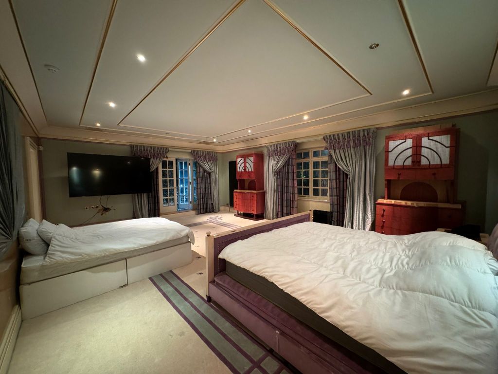 Property photo 1 of 5